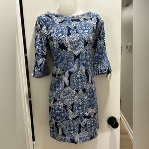 Lilly Pulitzer black blue floral dress. S.
Excellent preloved condition.